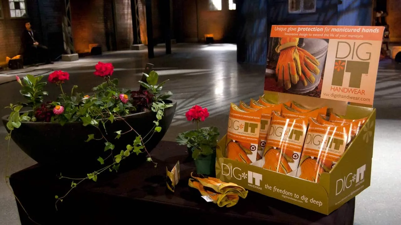 Dig It Handwear product